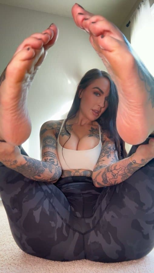 Perfect AI Feet Showcase - 4K AI Photoshoot Style & Prompt by PhotoForge
