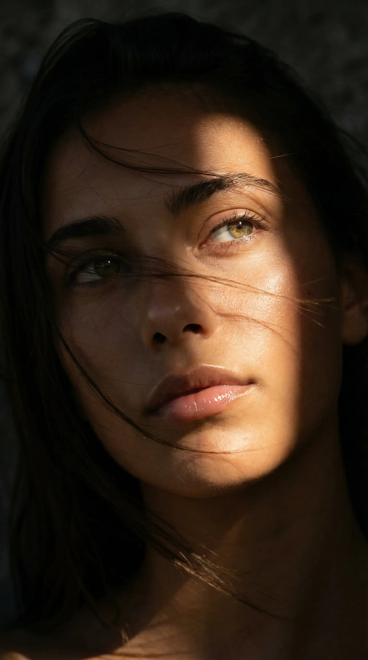 Realistic AI Model Lookbook - 4K AI Photoshoot Style & Prompt by PhotoForge